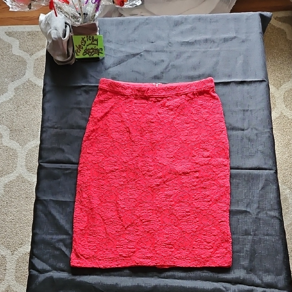 Maeve Women’s Lace Pencil Skirt in Red